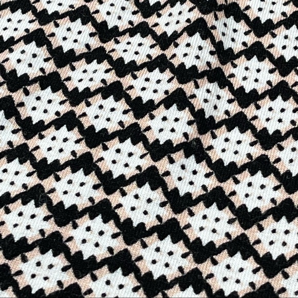 Max Studio small short ruffle sleeve wide elastic neck light pink & black shirt - Picture 2 of 12